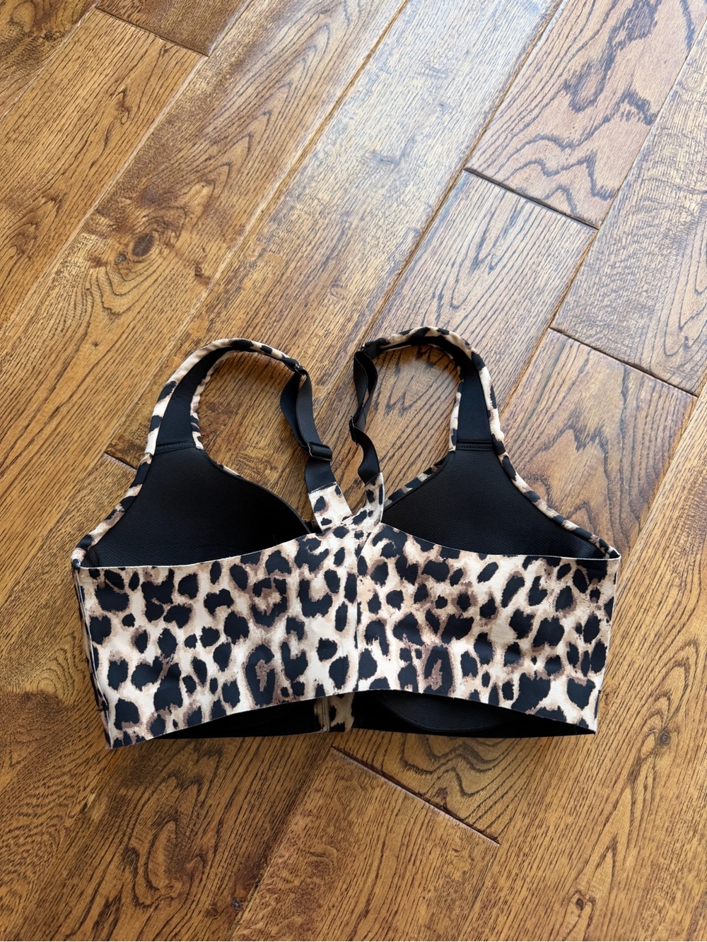 Victoria Secret Sports Bra 34dd perfect condition leopard print smoke pet free - Picture 5 of 6